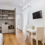 Rg7 Apartments